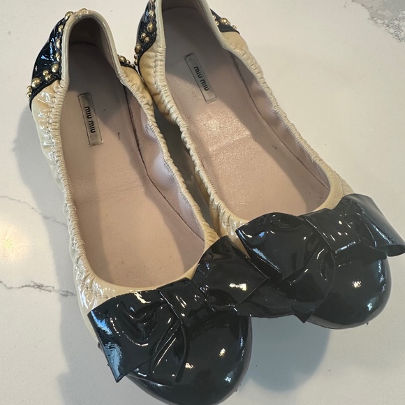Miu Miu Black and Cream Flats - Picture 1 of 5